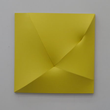 Jan Maarten Voskuil Broken Yellow (pointing inside)